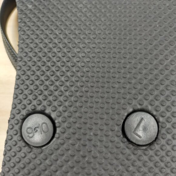 Maurices Strappy Bronze Sandals and Black Flip Flops (Lot of 2 pair) Women US 9 - Picture 7 of 13